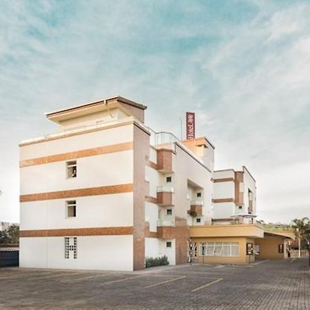 Hotel Dois H Жоїнвіль Екстер'єр фото