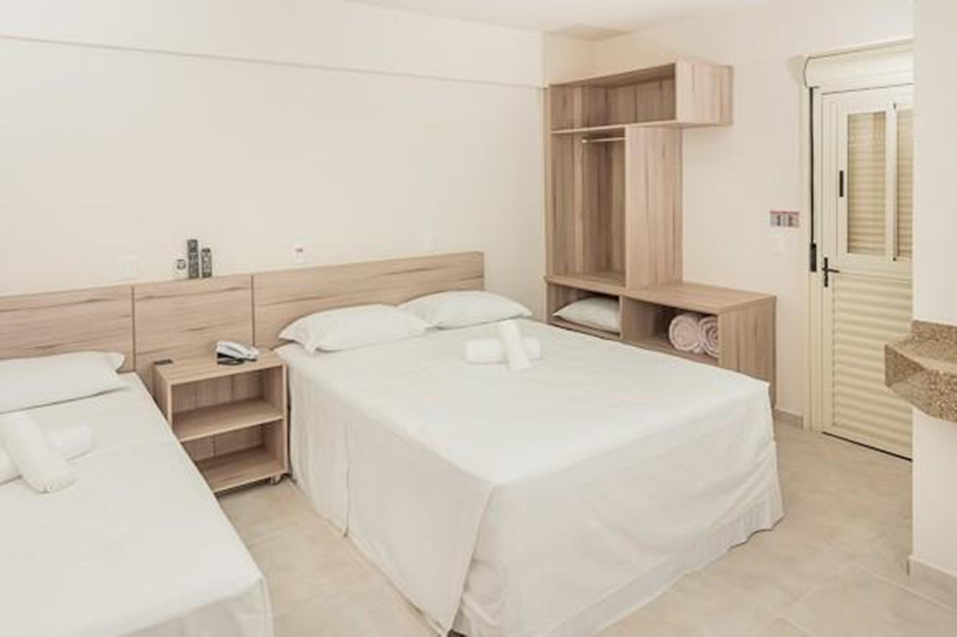 Hotel Dois H Жоїнвіль Екстер'єр фото